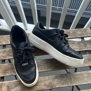 Nike Air Force 1 Sage Low sneakers in black